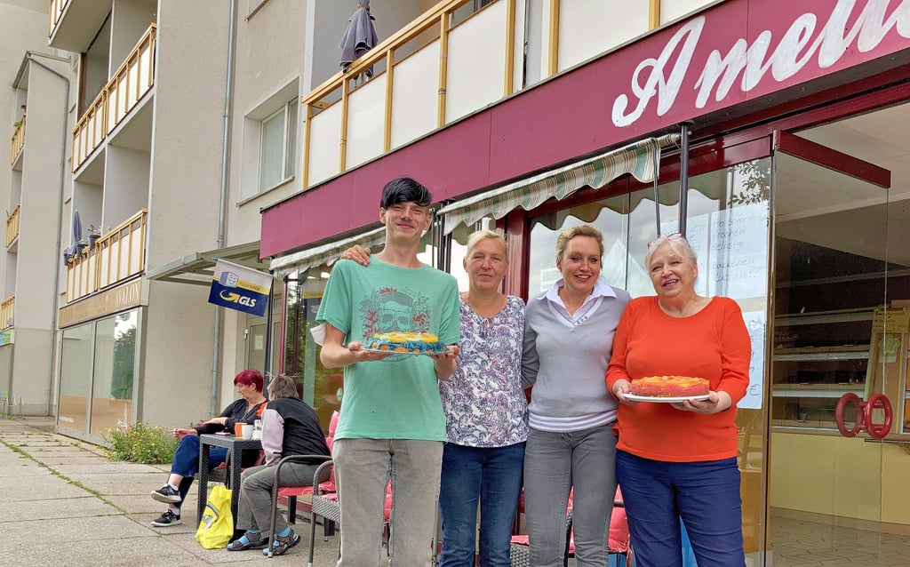 Ein Team: Max Rother, Claudia Smolorz, Inhaberin Dana Geuther und Sylke Heisler arbeiten im Café Amelie auf der Silberhöhe.