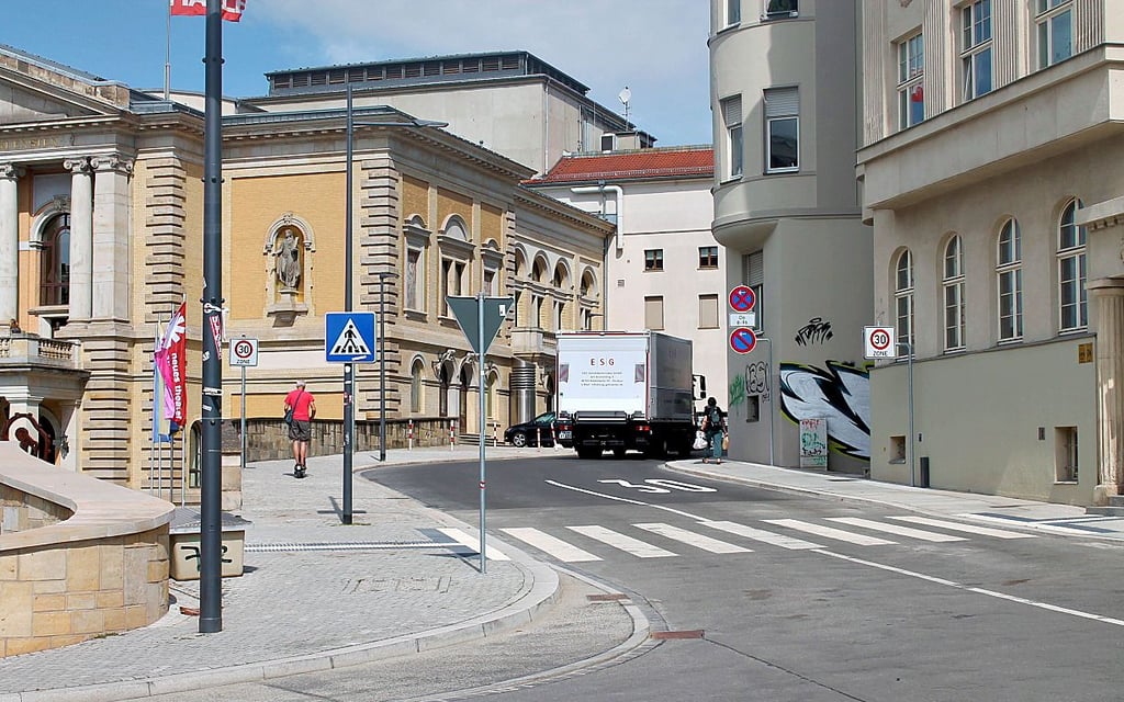 Die August-Bebel-Straße ist wieder für den Verkehr freigegeben.