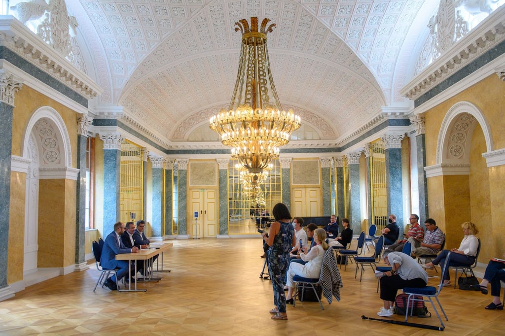 Pressekonferenz im sanierten Spiegelsaal vom Schloß Köthen zu den geplanten Sanierungsmaßmahmen.