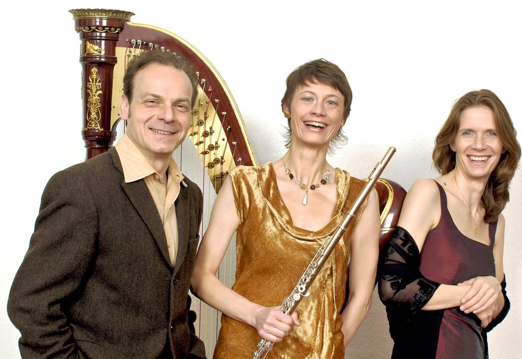 Das Trio Winkler bestehend aus dem Schauspieler Robert Meller, der Flötistin Birgitta Winkler und an der Harfe Tatjana Schütz intoniert in Loburg den ?Kleinen Prinzen?.