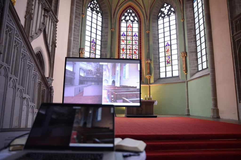 Blick in die doppelte Kirche.