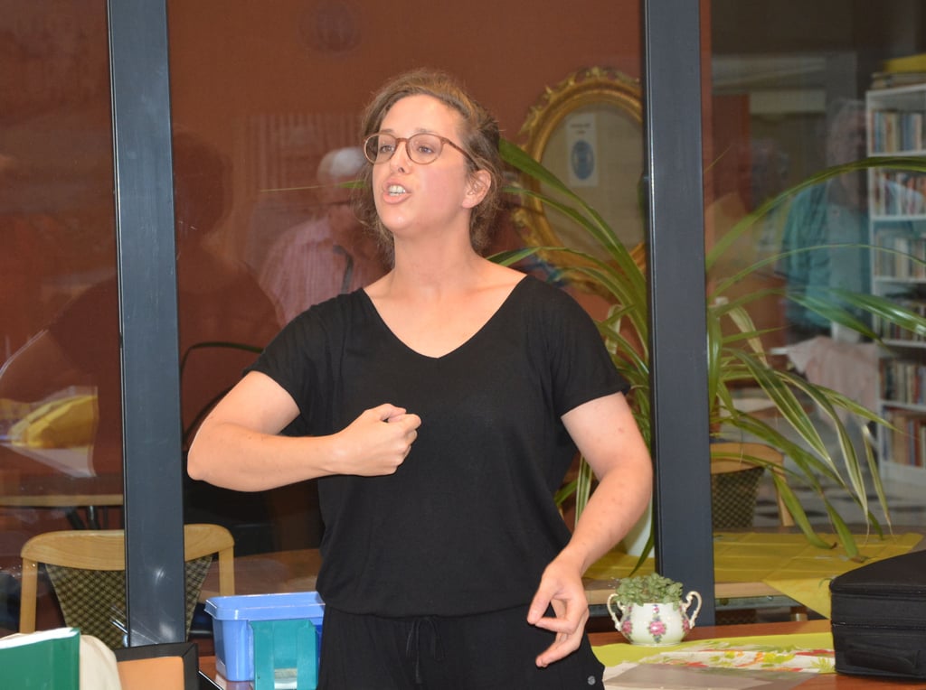 Marlene Holzwarth ist die neue Chorleiterin des Schönebecker Shanty-Chores.
