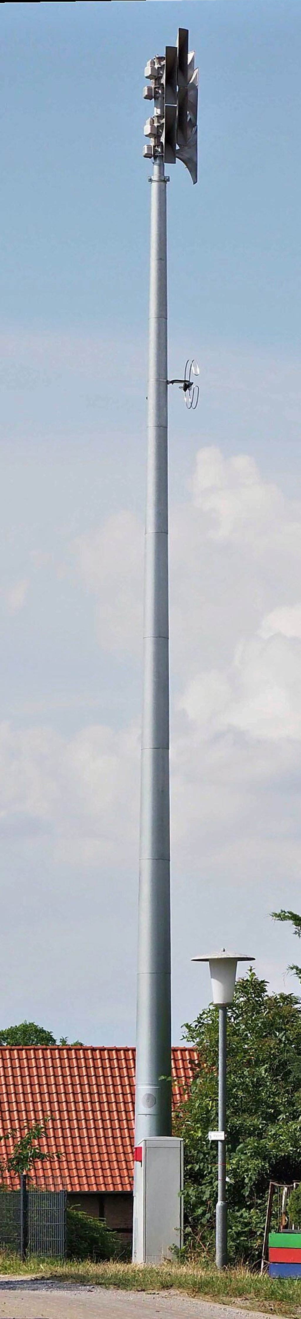 Das ist die neue elektronische Sirene in Lüttgenrode.