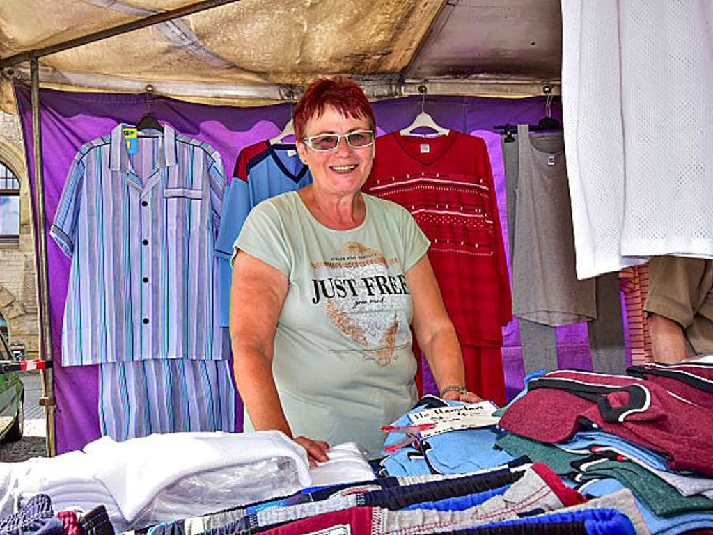Ist seit 31 Jahren auf dem Wochenmarkt: Christine Mahlo.