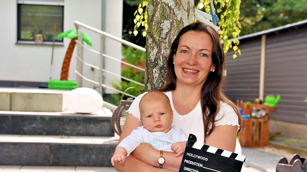 Sabrina Liedke und ihr kleiner Sohn Tom waren bei den Dreharbeiten in Leipzig dabei.