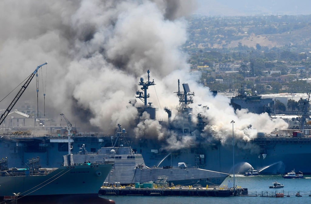Im Juli 2020 brach Feuer im Innern des Schiffes „Bonhomme Richard“ aus.