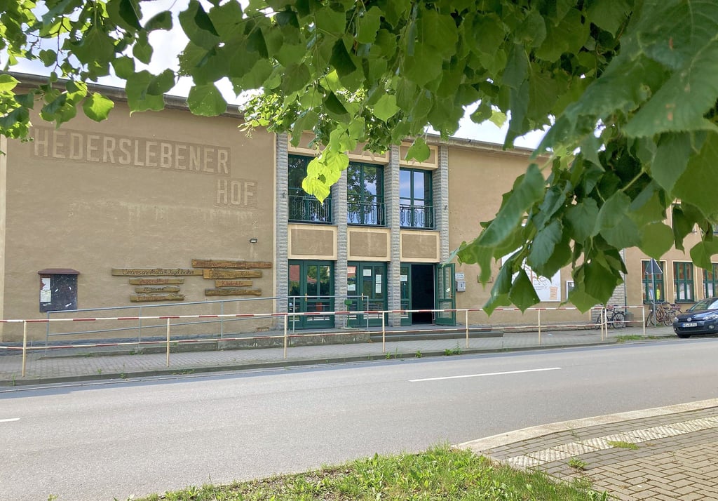 Wie soll die Zukunft der einstigen Traditionsgaststätte Hederslebener Hof aussehen? Ideen sind gefragt.