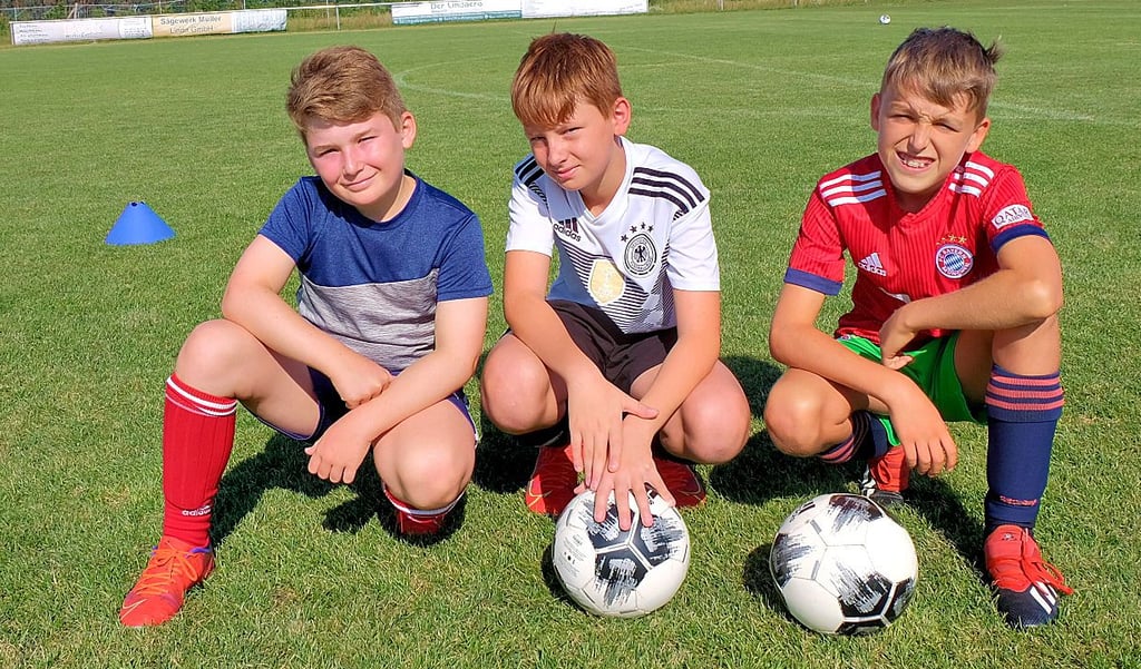 Ben Woigk, Leon Patzak und Lennard Schenk (von links) wollen als Spieler des SV Allemannia Jessen im Camp ihre Form verbessern.