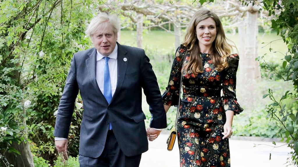 Boris Johnson und seine Ehefrau Carrie Johnson im Juni in Cornwall.