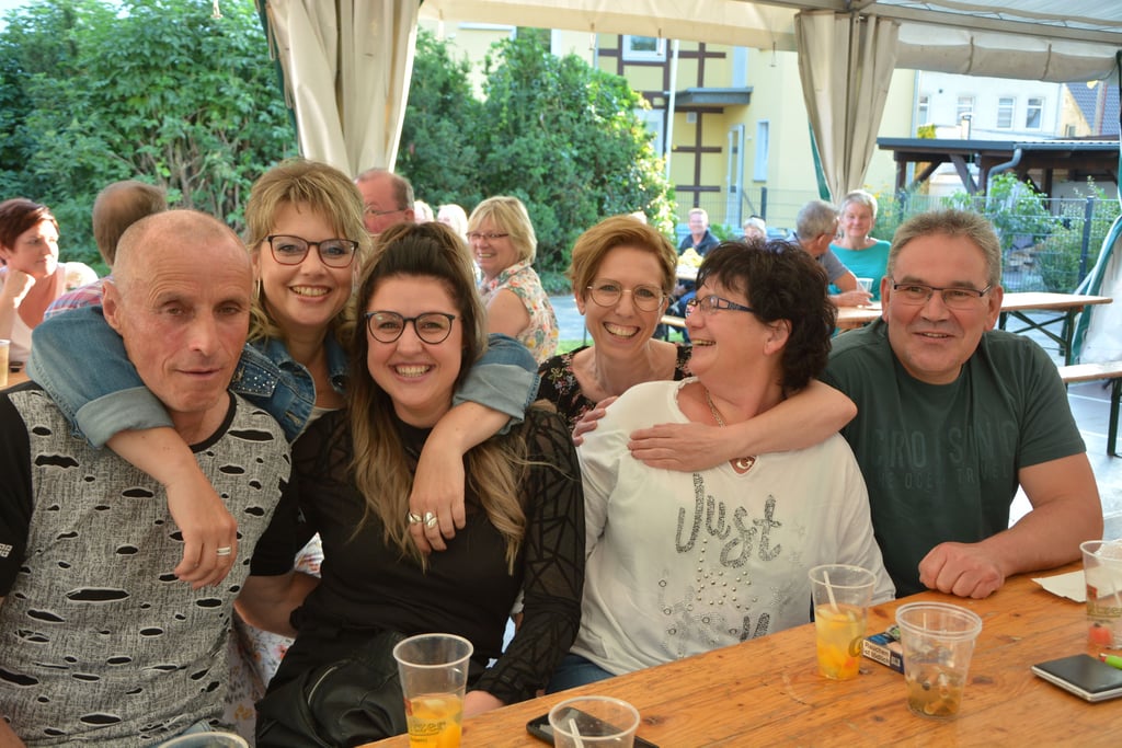 Machen Sie ein Foto von uns? Die Stimmung beim Bürgersommerfest Osterburg war ausgelassen.