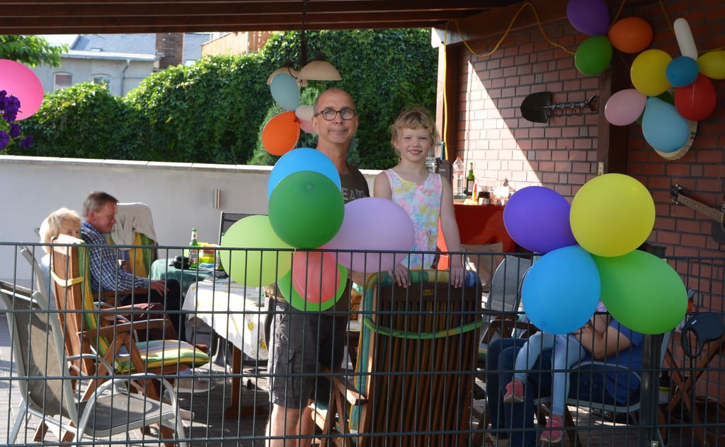 Lena feierte neben dem Festzelt ihren 7. Geburtstag. Falls dem Bürgerfest das Essen ausgeht, sie hätten noch was, witzelte Opa Rainer Estel.