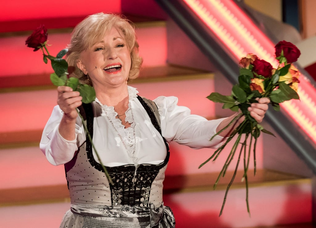 Margot Hellwig steht beim „Adventsfest der 100.000 Lichter“ auf der Bühne.