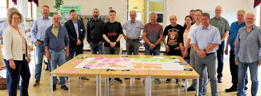 In einer Arbeitsgruppe wurden im ?Alten Krug? in Pretzien weitere Ideen gesammelt.
