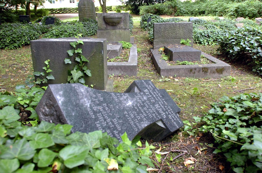Die Soldatengräber auf dem Alten Friedhof in Eisleben sind in einem traurigen Zustand.
