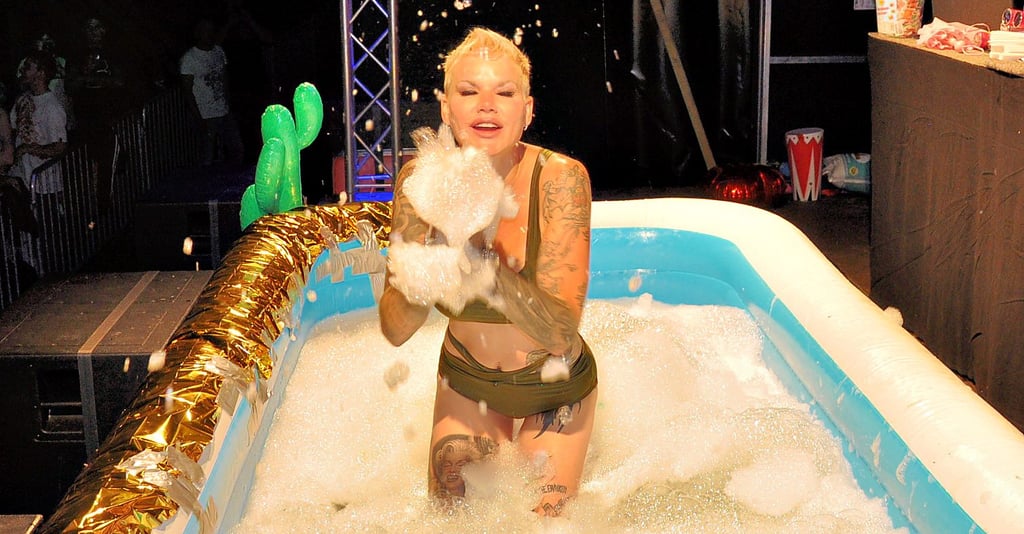 Melanie Müller badet gern ? und lässt sich am vergangenen Wochenende in Wolmirsleben dabei zusehen. Wem?s gefällt.
