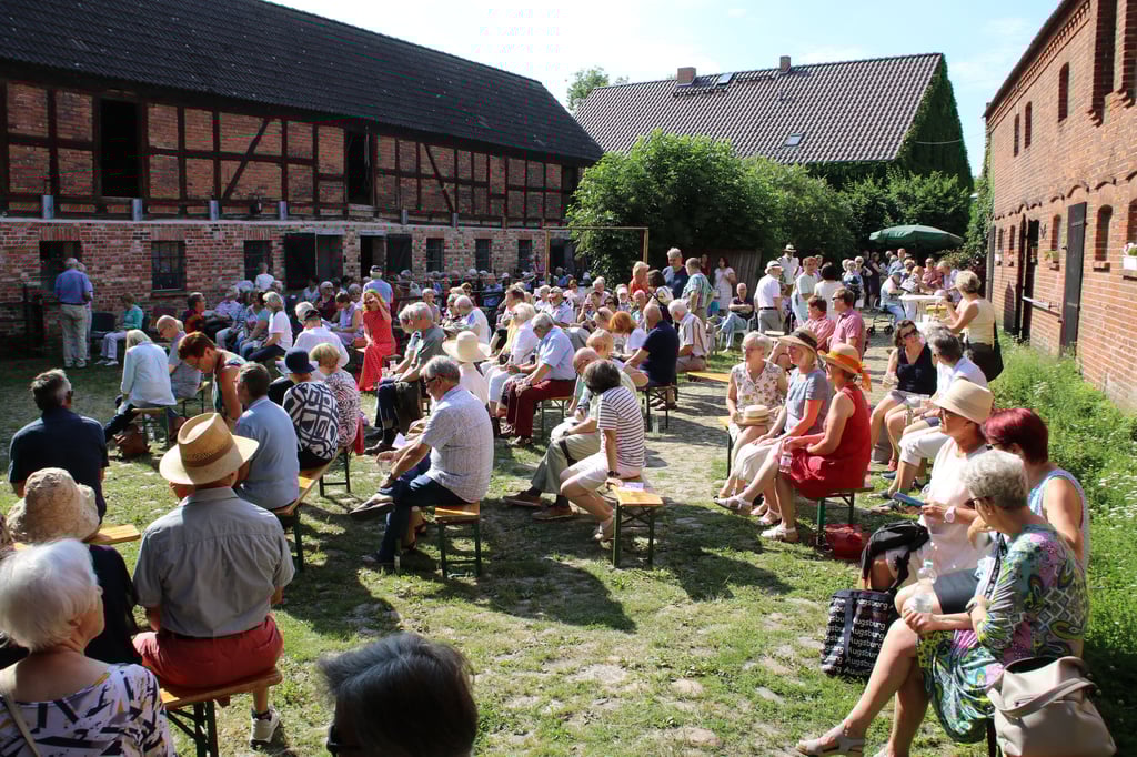Mehr als 200 Besucher fanden den Weg zum Hofkonzert der Biederitzer Kantorei.