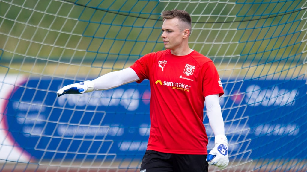 Keeper Tom Müller, hier beim HFC-Training 2020, schließt sich Carl Zeiss Jena an.