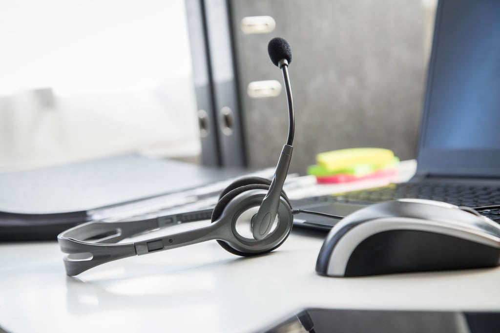 Headsets, Webcams und Softwarelizenzen: Der Arbeitgeber muss dem Betriebsrat heutzutage auch die Technik für Videokonferenzen stellen.