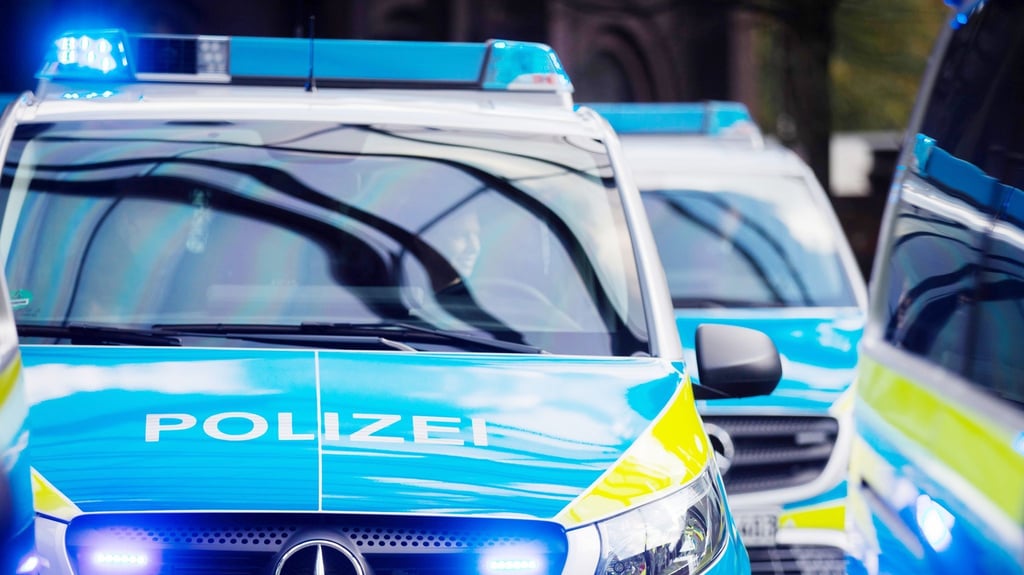 Die Polizei hat am Dienstag in Leipzig und Umgebung rund ein Dutzend Shisha-Bars, Imbisse und Firmen durchsucht.