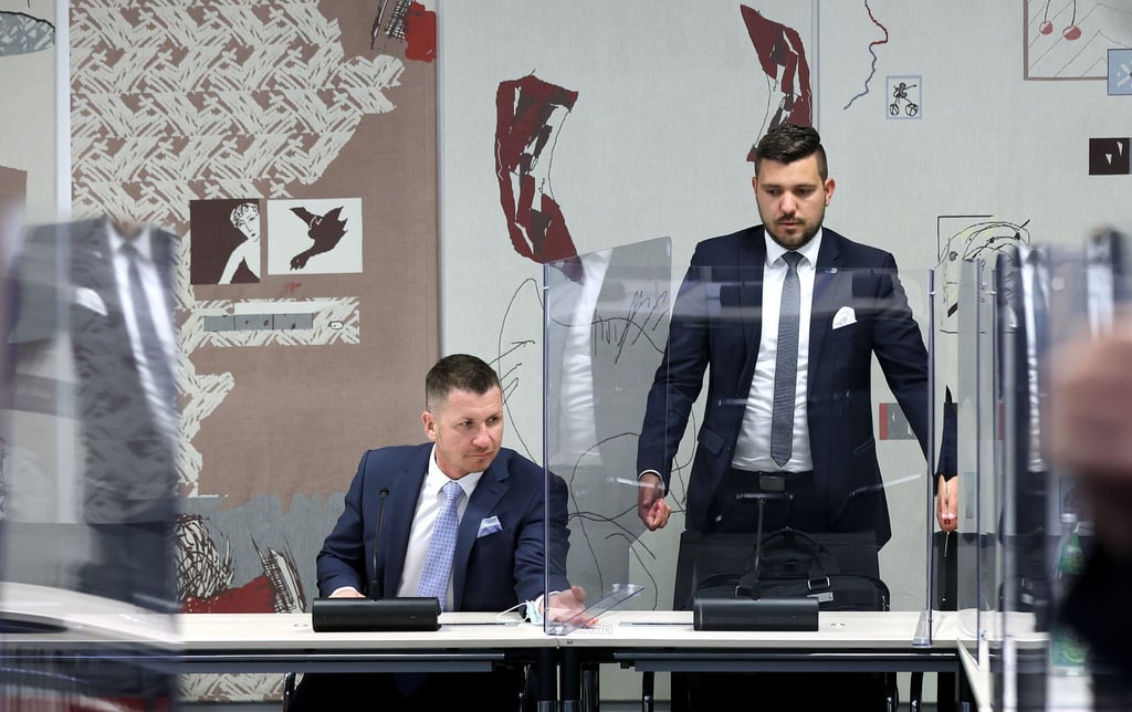 Der stellvertretende AfD-Fraktionsvorsitzende Tobias Rausch (r) und der Abgeordnete Matthias Büttner.