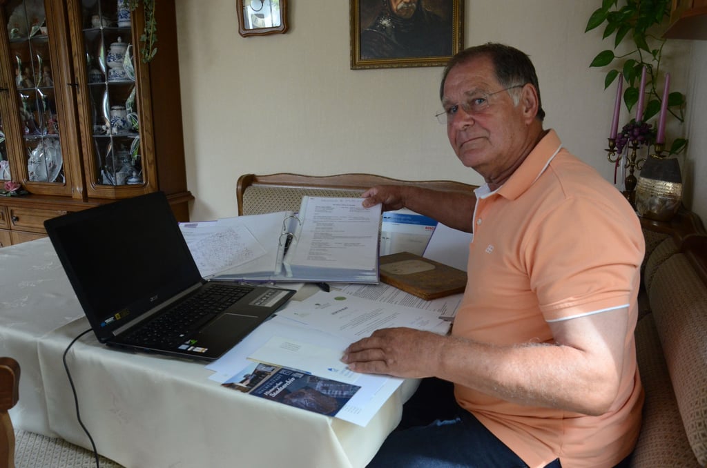 Wolfgang Lierath ist zertifizierter Ortschronist. Er verfasste bereits eine Aufstellung der Güssefelder Pfarrerfamilie Güssow und befasste sich mit der Schulchronik. Als nächstes möchte er eine Auflistung der Familien in Güssefeld im 17. bis 18. Jahrhundert zusammenstellen.