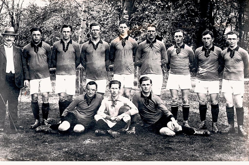 Die Fußballmannschaft aus dem Gründungsjahr 1921.