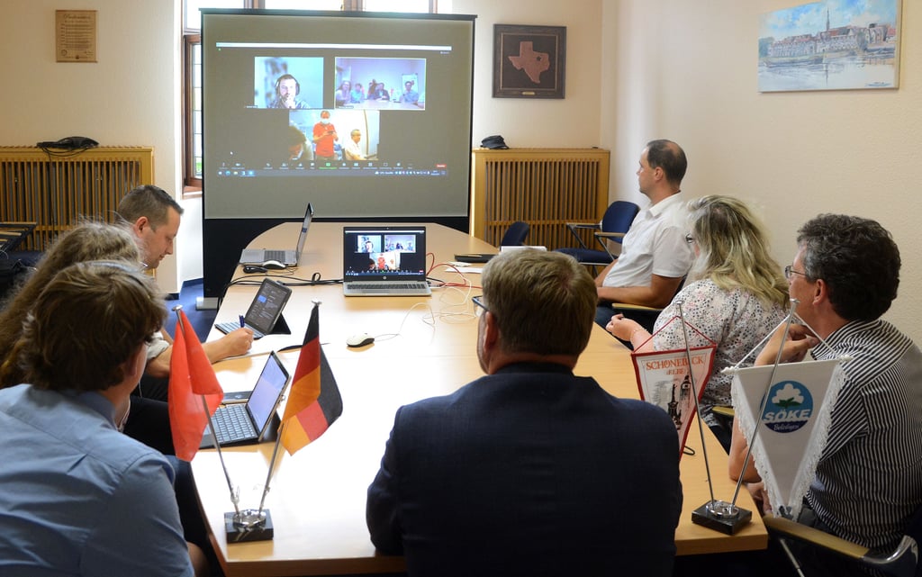 Videocall der Mitglieder des Schönebecker Städtepartnerschaftsvereins mit der türkischen Partnerstadt Söke.