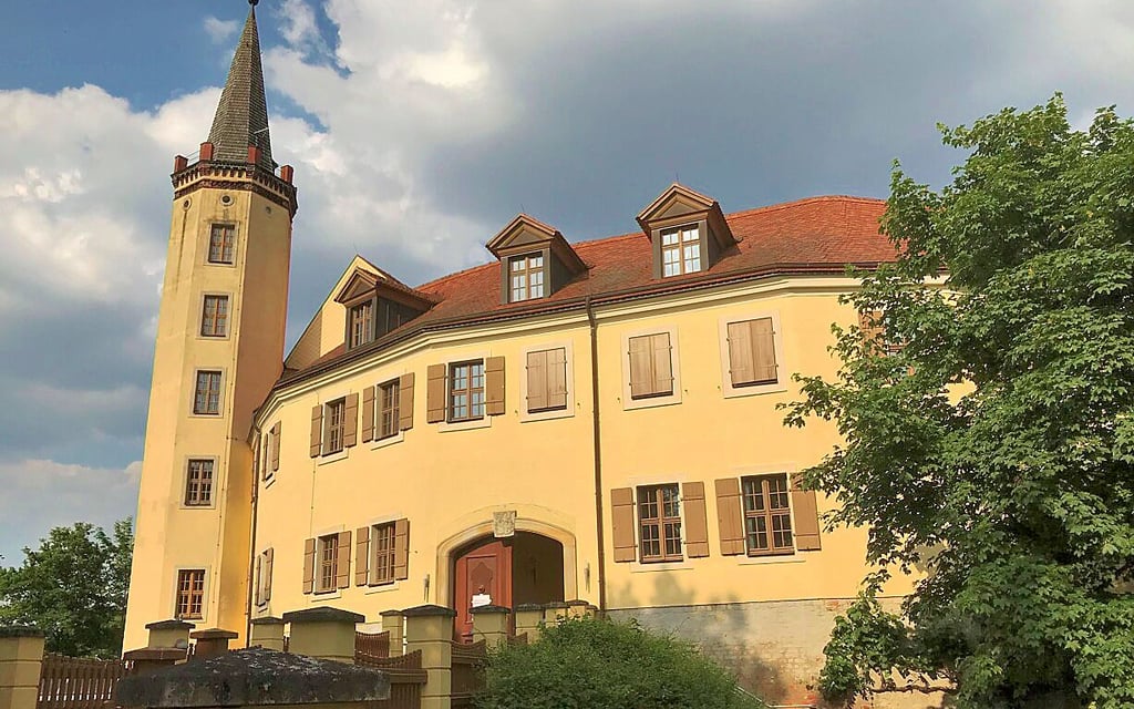 Noch immer ist unklar, ob die Stadtverwaltung Jessen Fördergeld für die coronagerechte Umrüstung der Lüftungsanlage im Ratssaal des Schlosses beantragen soll.