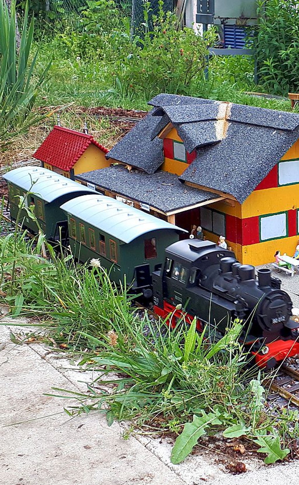 Die Lokomotive im Kleingarten