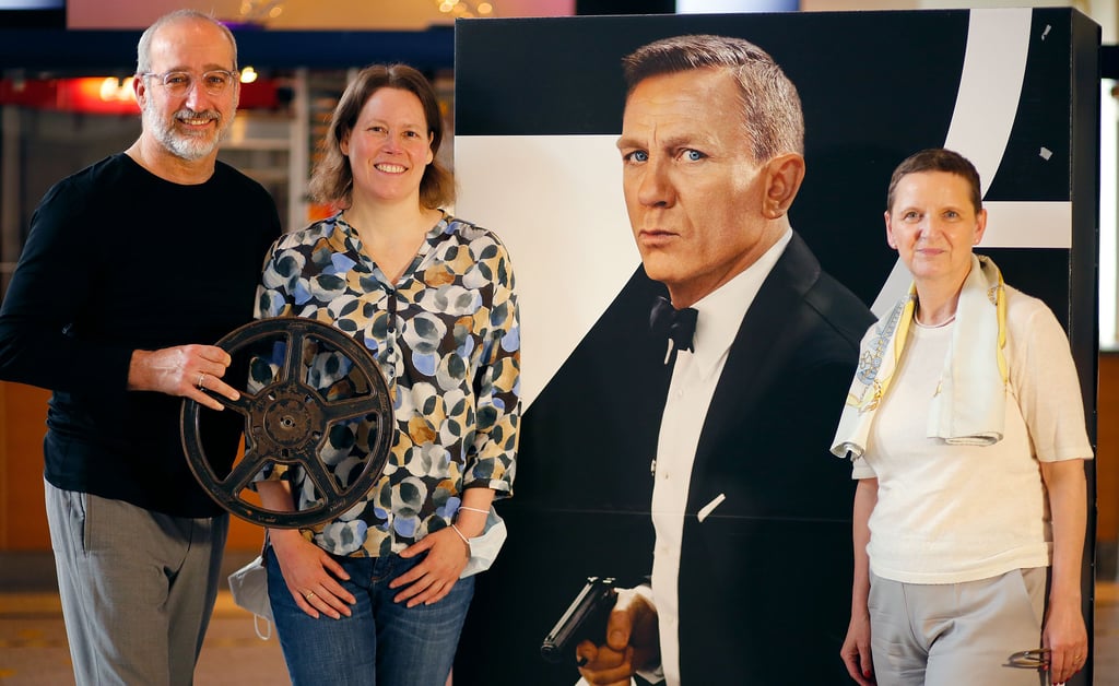 Christine Berg (rechts), Vorsitzende des Branchenverbandes HDF-Kino, war im Filmpalast in Salzwedel bei Barbara und Jürgen Bode zu Gast.