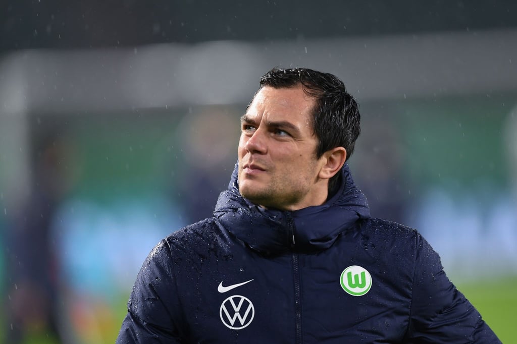 Sportdirektor Marcel Schäfer vom VfL-Wolfsburg kommt vor dem Spiel ins Stadion.