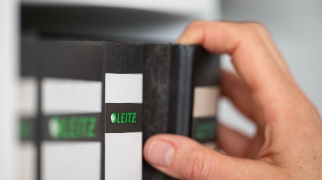Wirtschafts- und kommunale Verbände fordern unkompliziertere Regeln für die Vergabe öffentlicher Aufträge.
