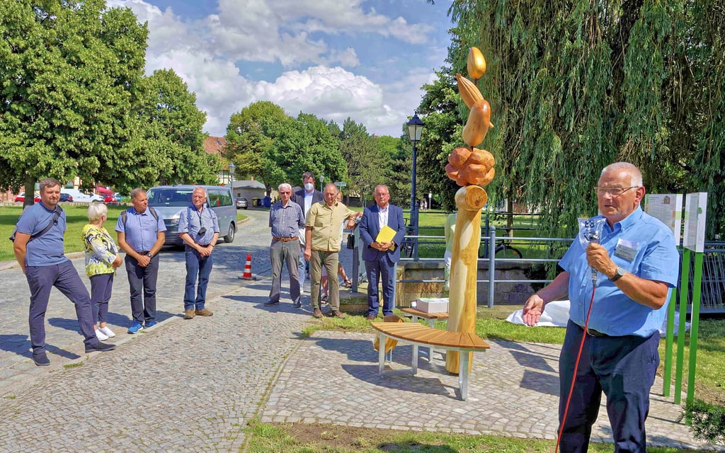 Dr. Rolf Bielau von der Interessengemeinschaft Saatguttradition erinnert an die Entstehung des Züchterpfades in Quedlinburg.