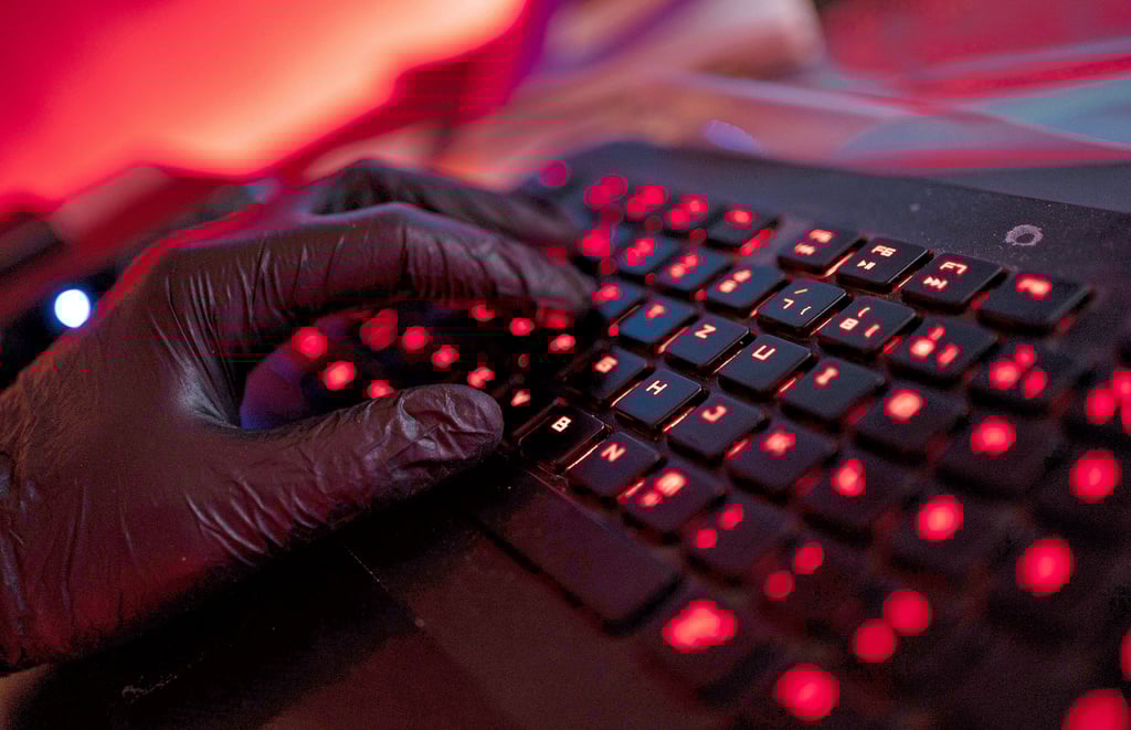 Angriffe von Cyberkriminellen auf Infrastrukturen wie die Wasserversorgung sind gefürchtet. Der Salzwedeler Wasserverband VKWA blieb bislang vor solchen Attacken aus dem Internet verschont. Die Kosten für Schutzmaßnahmen steigen jedoch und eine hundertprozentige Sicherheit gibt es nicht.