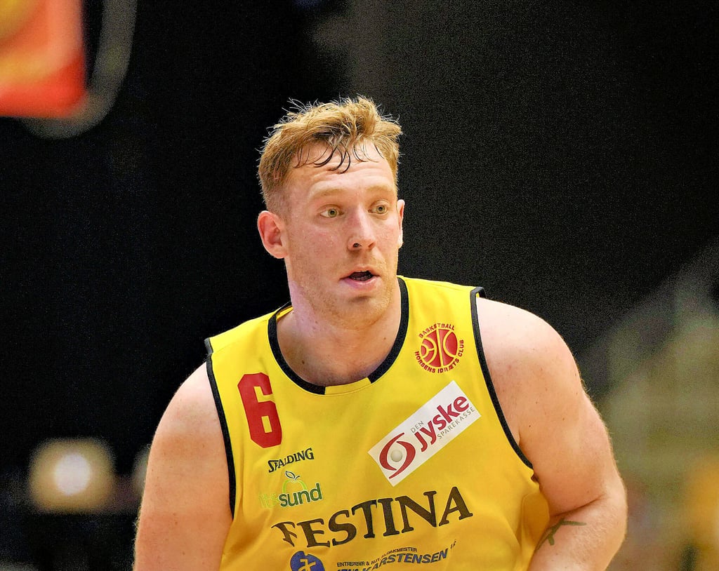 Frederik Rungby ist vor kurzem in seiner dänischer Heimat mit dem Horsens IC als Kapitän Vizemeister geworden.