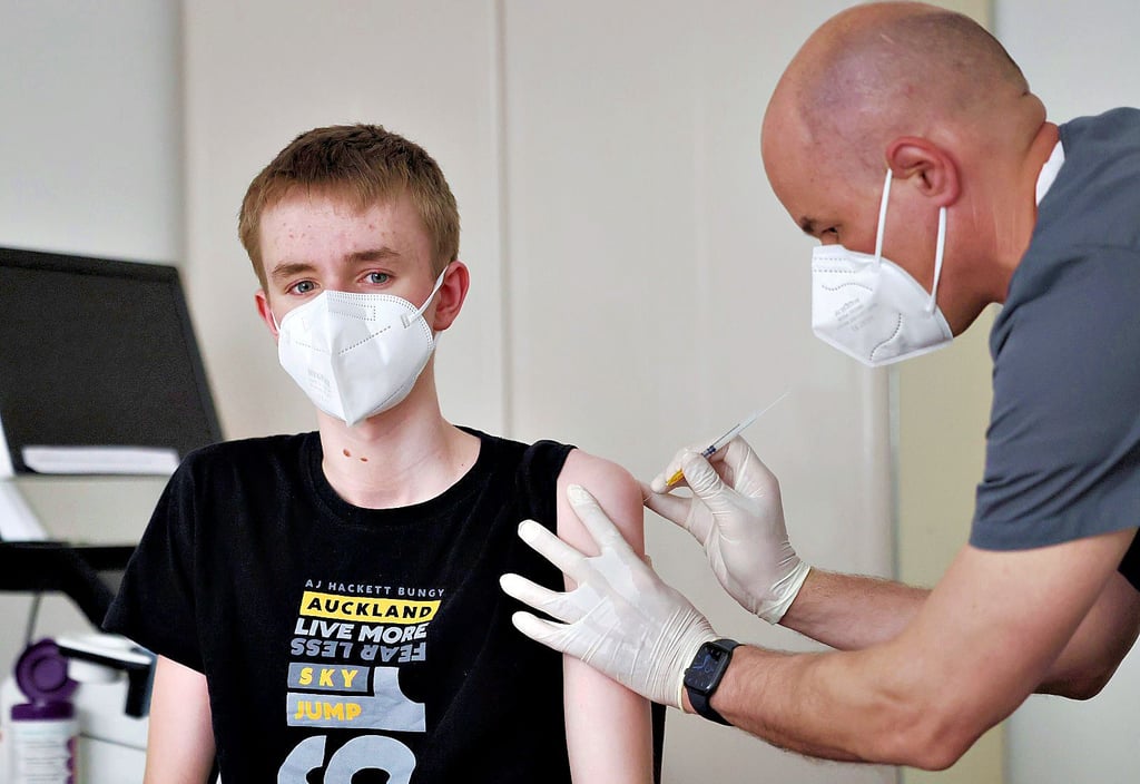 Die Stiko empfiehlt, dass 12- bis 15-Jährige mit Vorerkrankungen mit dem Impfstoff Comirnaty des Herstellers Biontech/Pfizer geimpft werden sollen.