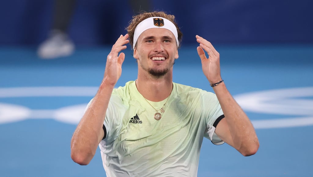 Alexander Zverev feiert nach der Partie.