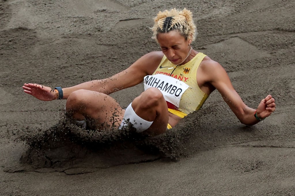 Weitspringerin Malaika Mihambo ist locker ins Finale eingezogen.