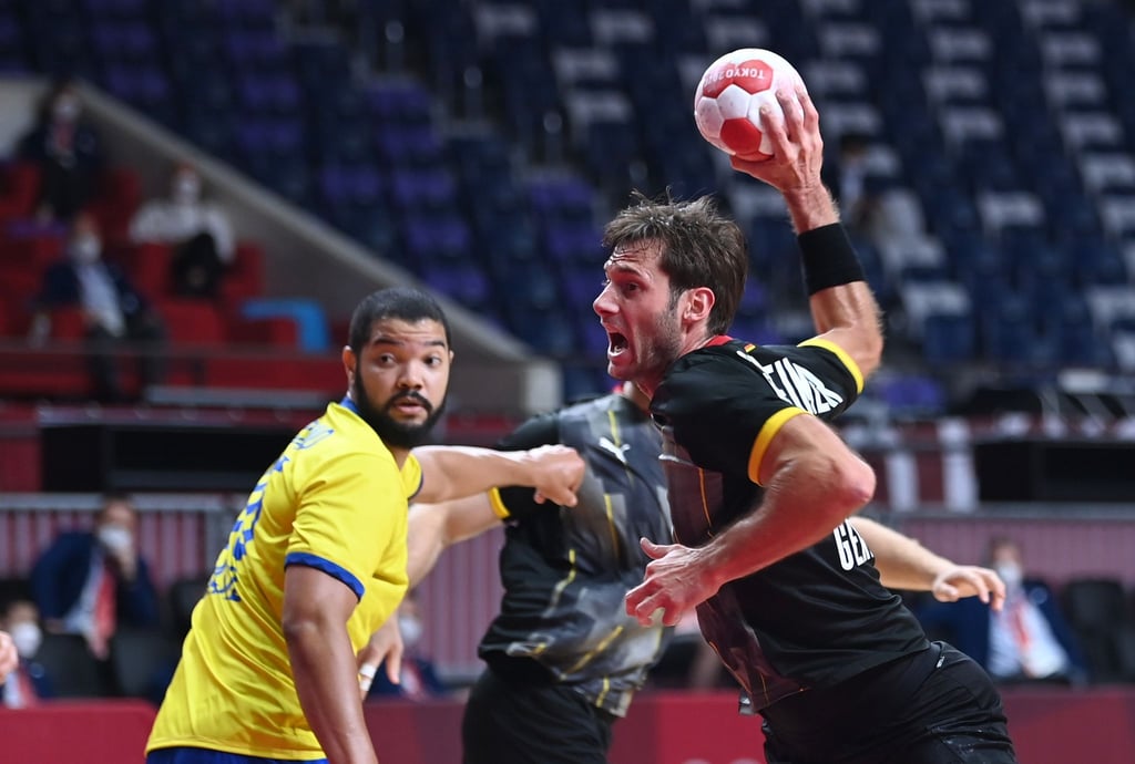 Die Handballer um Uwe Gensheimer (r) taten sich schwer.