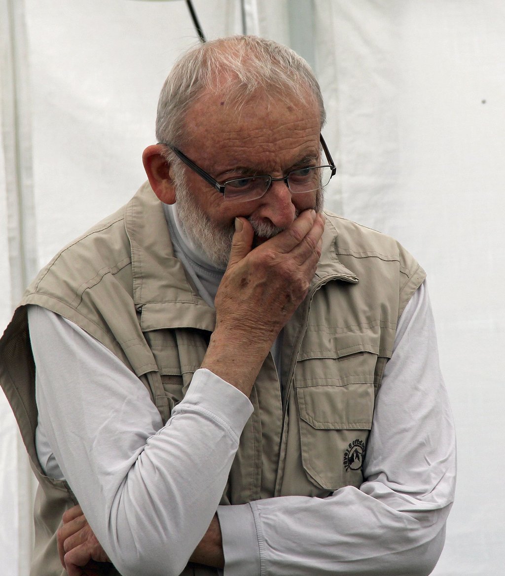 Der Moment, als Bürgermeister Peter Müller die Ehrenbürgerschaft verkündete: Eckehart Beichler zeigte sich tief ergriffen, hatte nichts von dieser Würdigung gewusst, nicht mal geahnt.