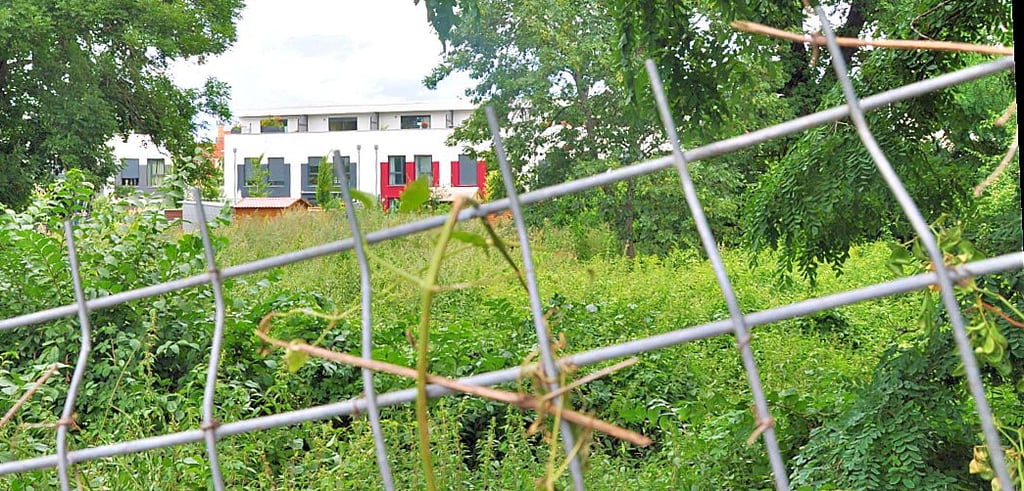 Eine Freifläche zwischen der Ackerstraße und der Straße Am Fuchsberg in Magdeburg soll bebaut werden.