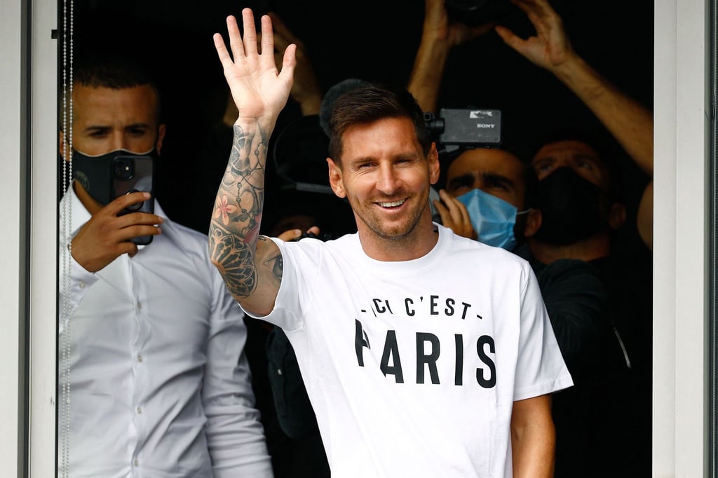 Bonjour Paris: Superstar Lionel Messi nach seiner Ankunft in Frankreichs Hauptstadt.