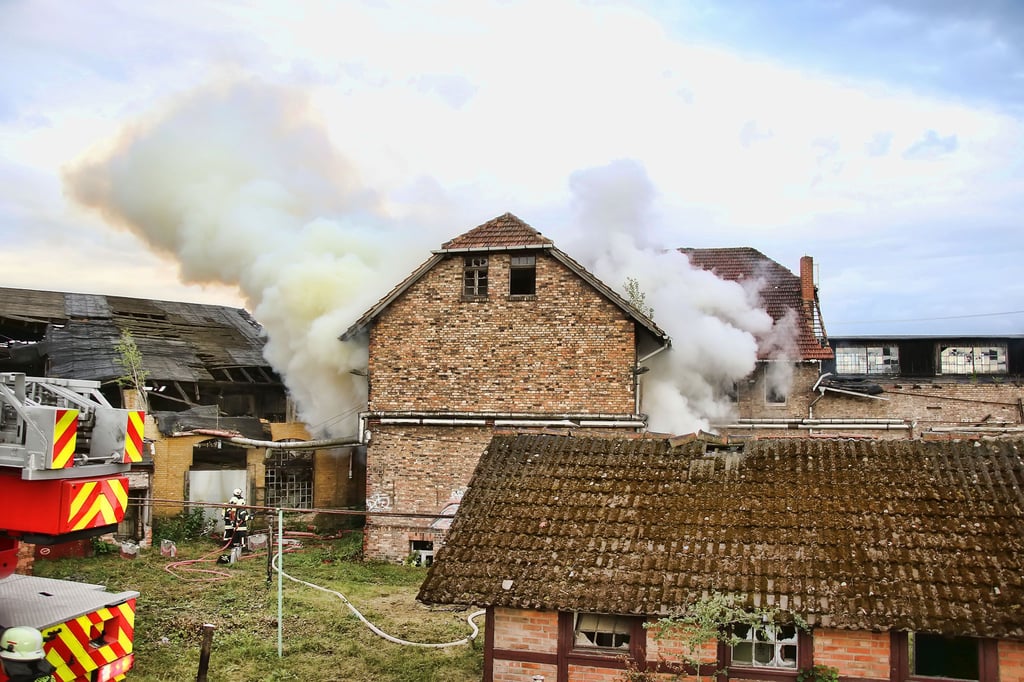 Brand eines alten Lokschuppens in Sangerhausen