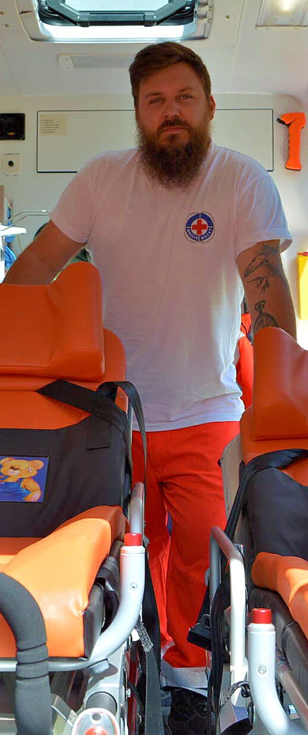 Marcel Kratz gewährte Einblicke in einen Rettungswagen.