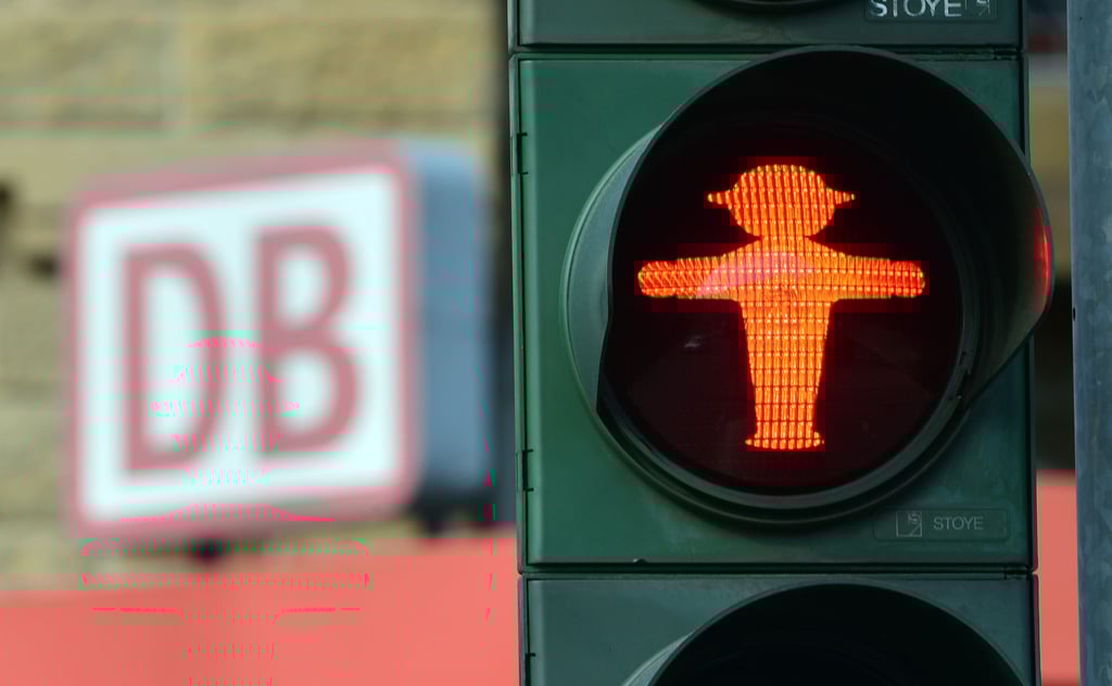 Die Gewerkschaft Deutscher Lokomotivführer (GDL) hat im Tarifkonflikt mit der Deutschen Bahn Streiks bereits ab Dienstagabend angekündigt.