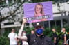 Ein Fan von Britney Spears beim Christopher Street Day im Juli in Berlin.