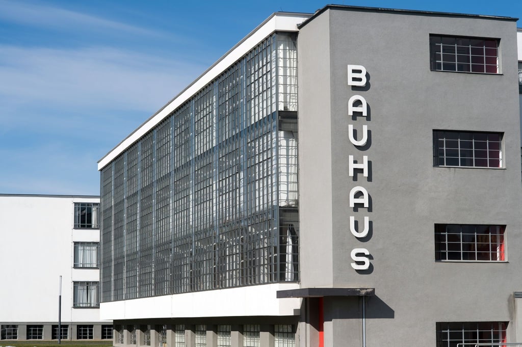 Das historische Bauhausgebäude in Dessau-Roßlau.