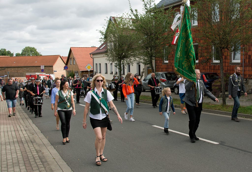 Die Tradition des Festumzugs konnte zum diesjährigen Schützenfest in Barneberg wieder aufgenommen werden.