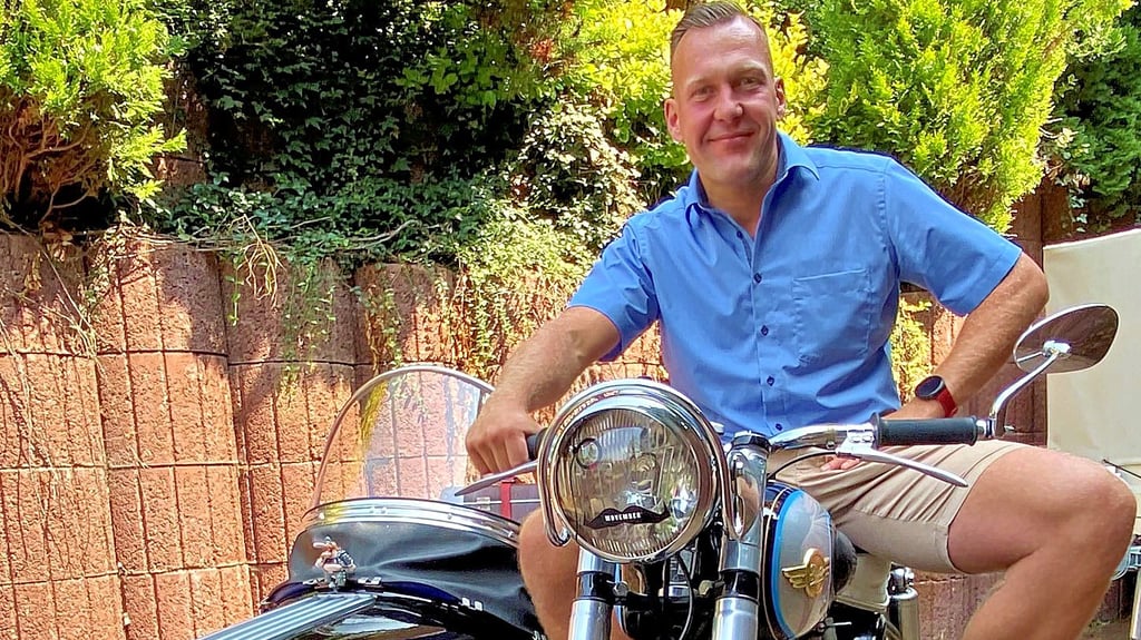 Jürgen Röhrich nimmt als Organisator der Spendenaktion auch an der Ausfahrt teil. Im Beiwagen seines Motorrads wird sein kleiner Sohn Platz nehmen.