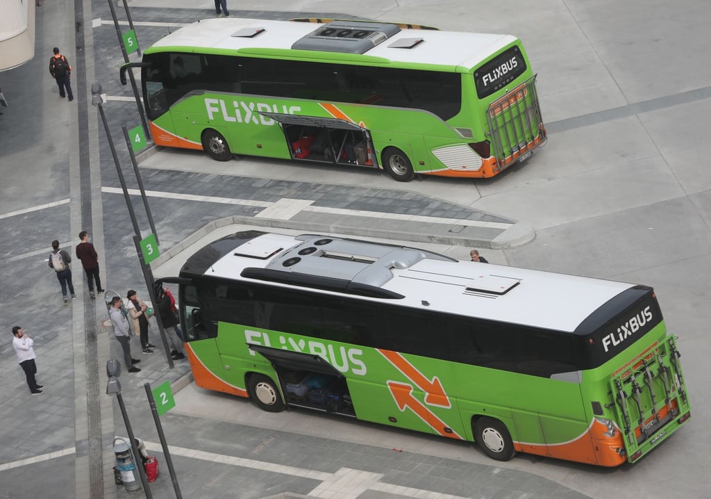 Wegen des Bahnstreiks verzeichnet der Fernbus-Anbieter Flixbus im Vergleich zur Vorwoche eine um etwa 70 Prozent höhere Nachfrage.